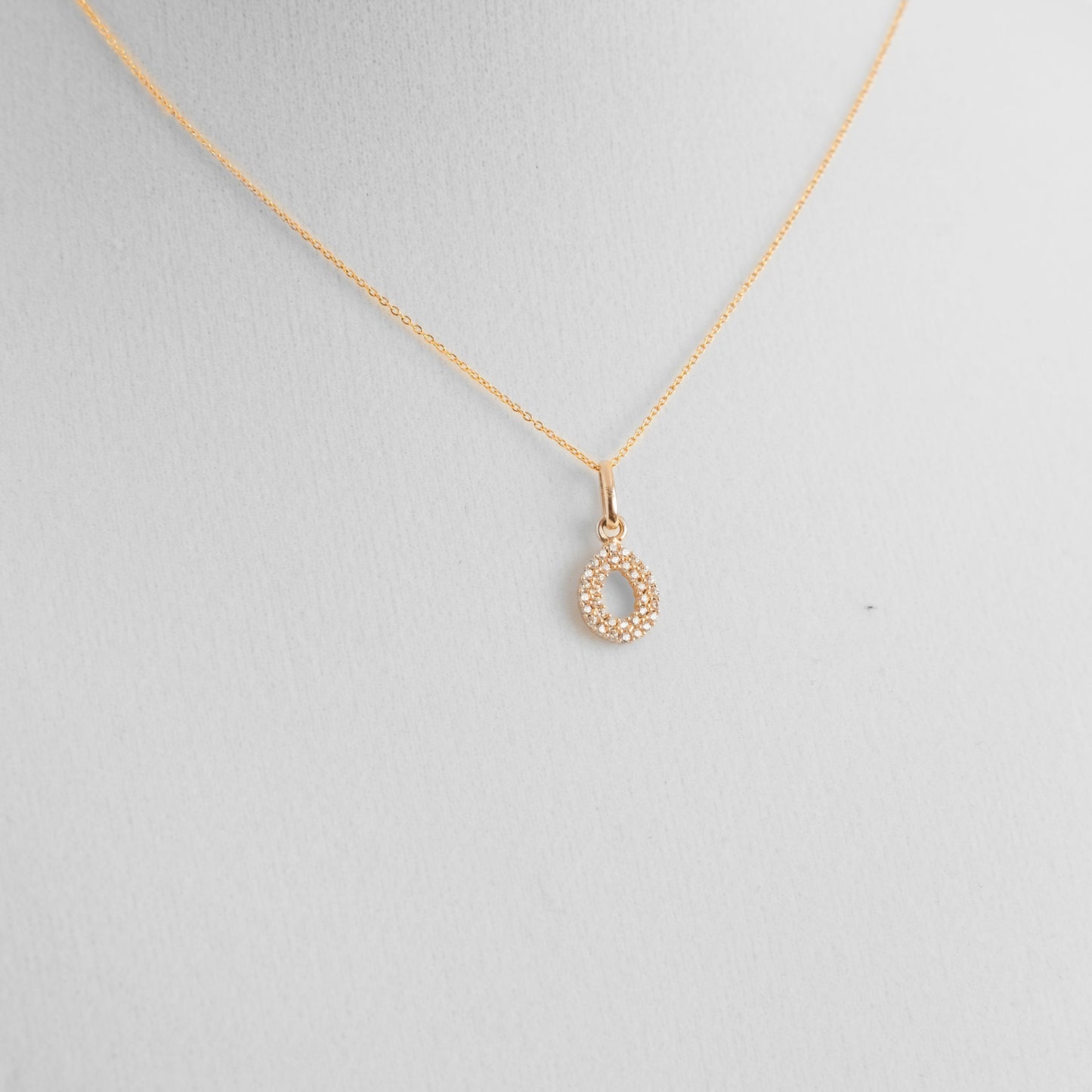 14K Gold Gold Necklace Circle