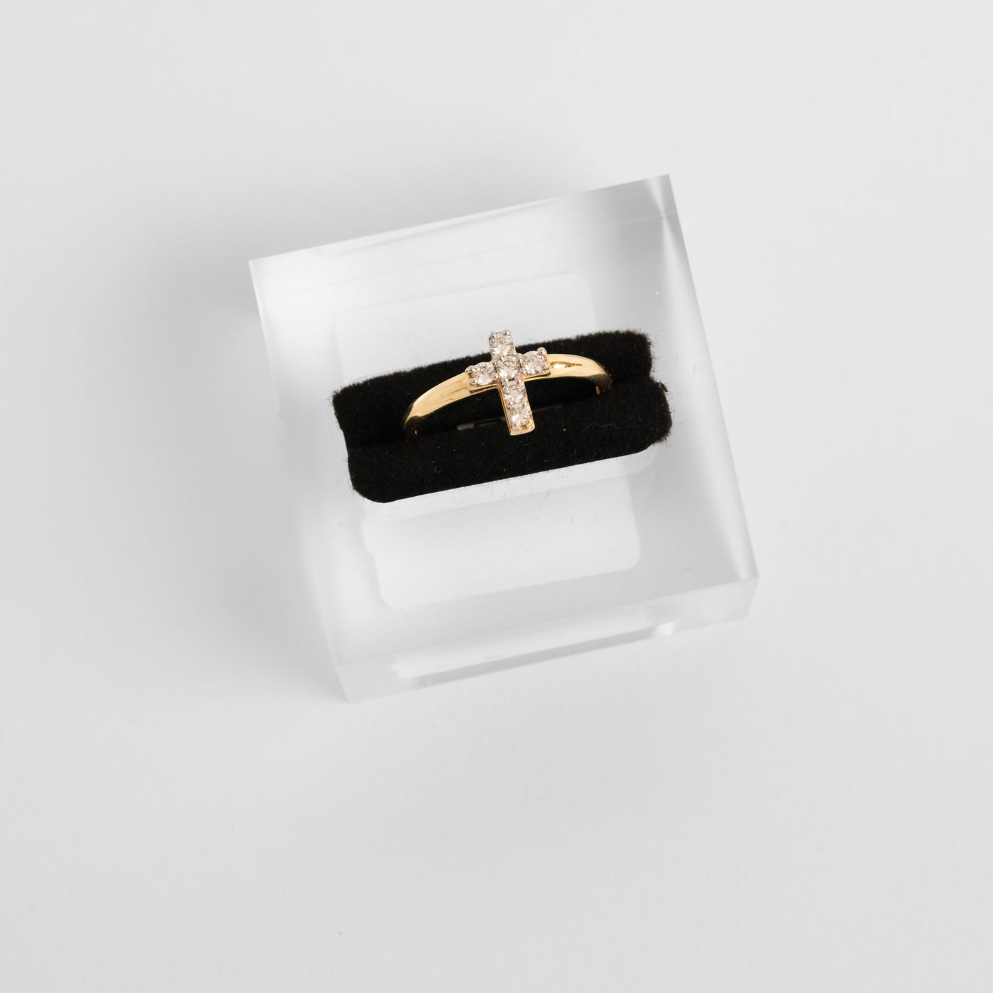 14K Gold Ring Lab Diamond In The Cross Center