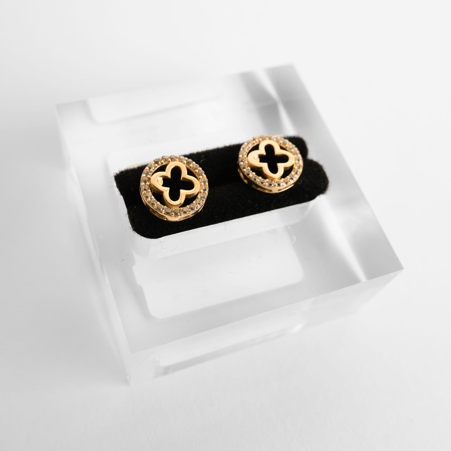 14k Gold Gold Earring Shining